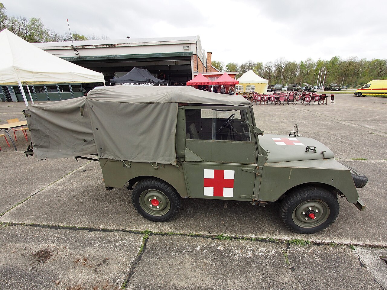 The same Minerva TT ambulance showing the extended tilt that covered the stretcher frame, Brasschaat, 2017