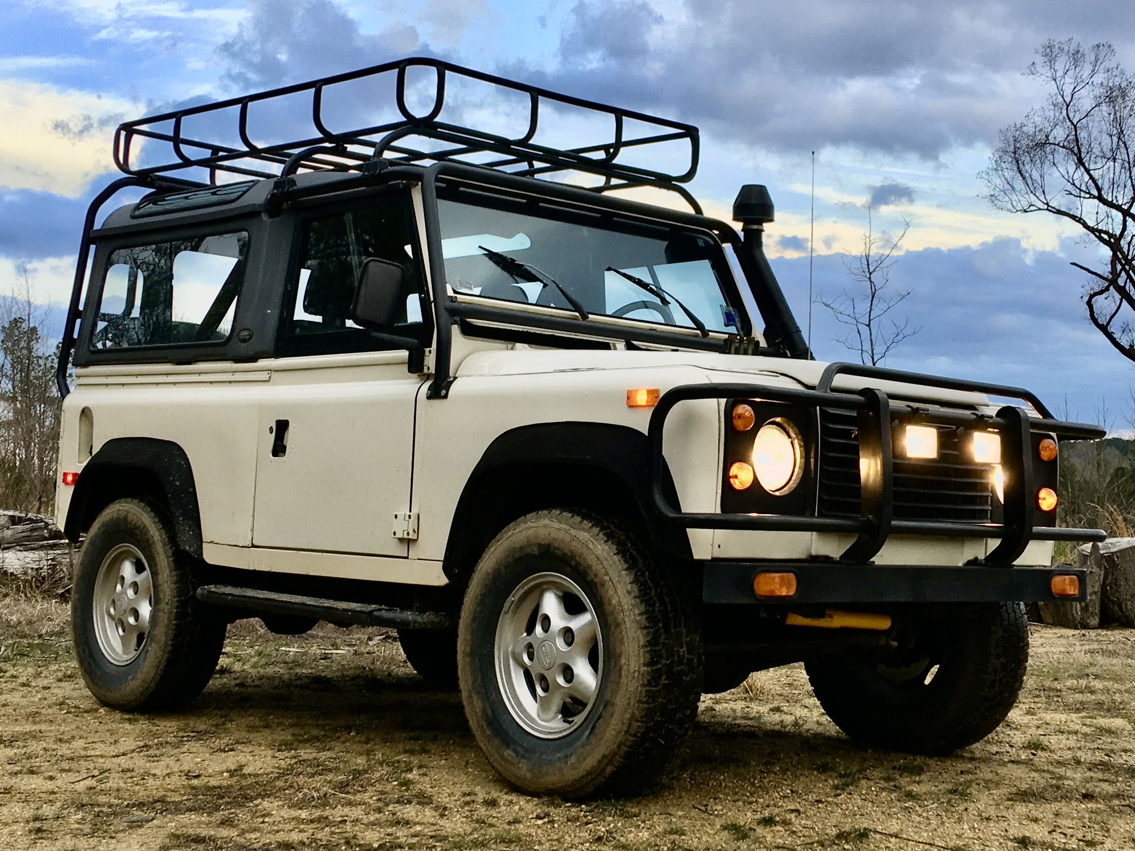 A NAS Defender 90 soft top — the reference for this model; linked only.