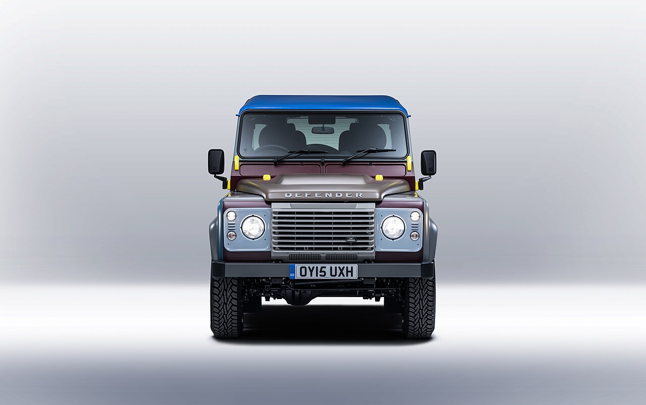The Paul Smith Defender 90 (OY15 UXH), studio front view at the March 2015 reveal