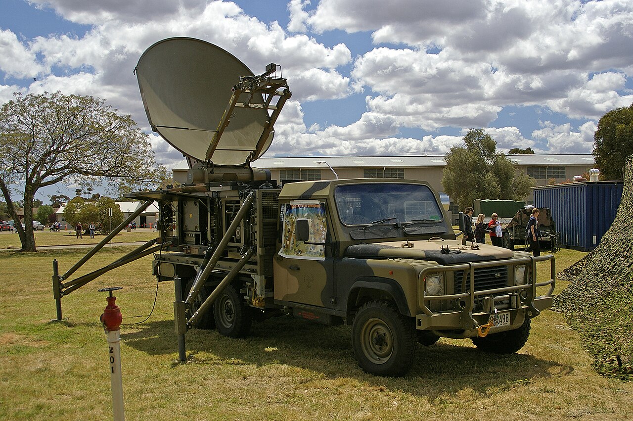 Royal Australian Air Force No. 1 Combat Communications Squadron Land Rover 6x6 Parakeet vehicle on display at RAAF Base Wagga, 18 October 2009, with the satellite terminal dish raised on its mast frame