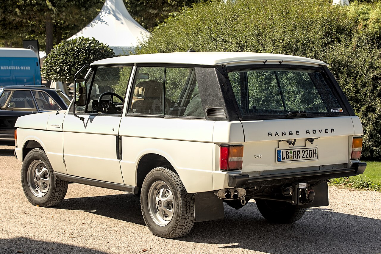 Range Rover Classic two-door, rear three-quarter view, Classic-Gala Schwetzingen 2022