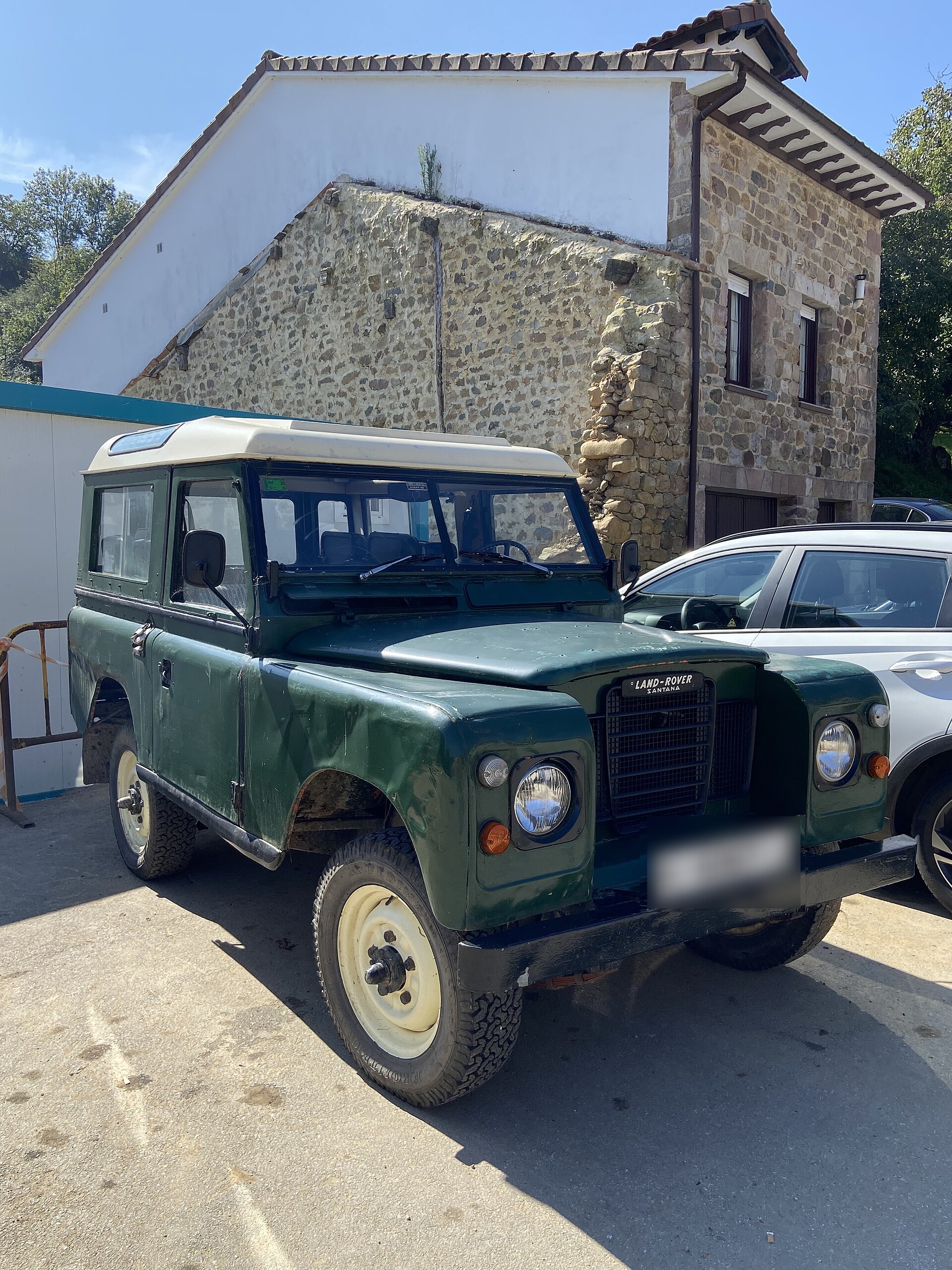 Green Land Rover Santana Serie III in Spain