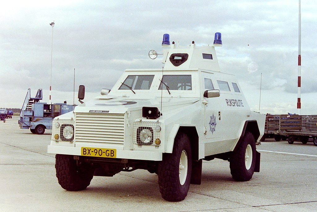Defender 110-based Shorland armoured patrol vehicle of the Dutch Rijkspolitie aviation service at Schiphol, 1991